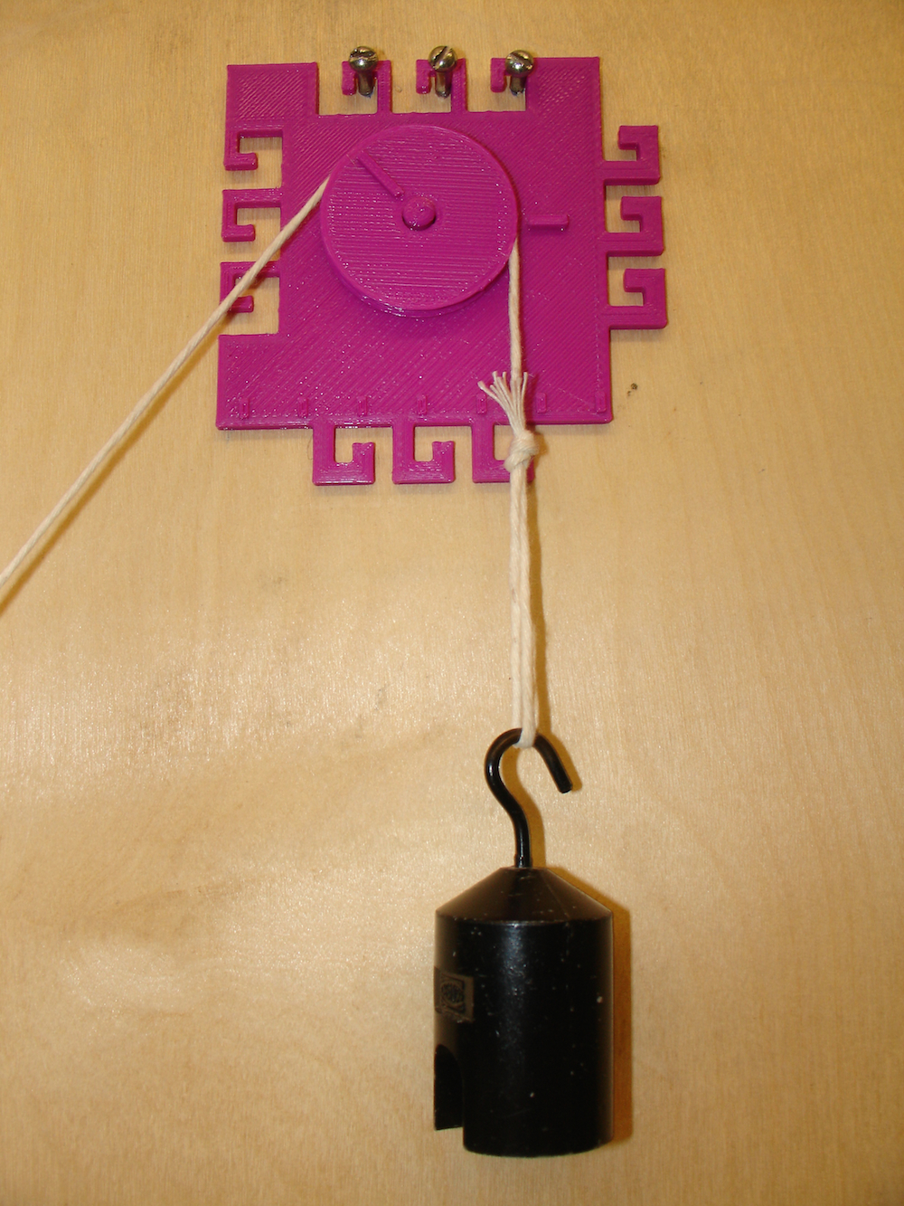 Picture of a single pulley in use.